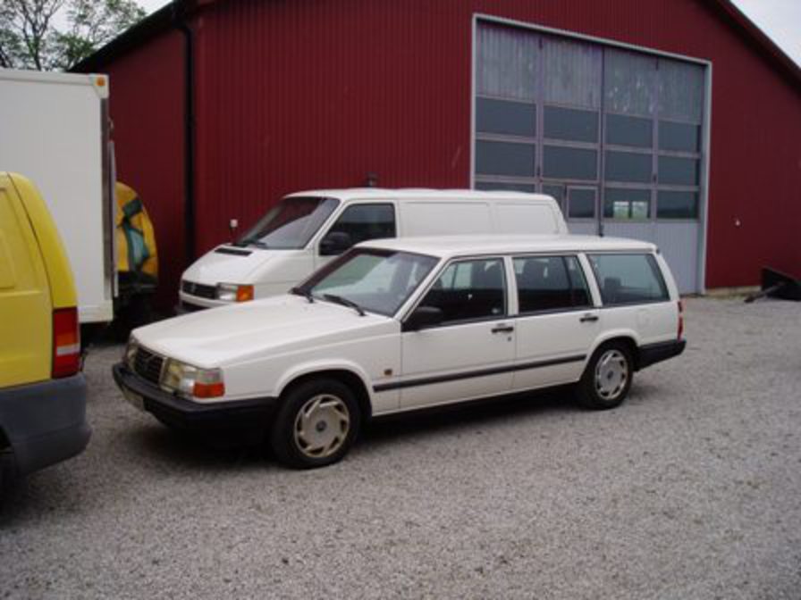 1996 Volvo 945 2,3 LÃ¤ttrycksturbo, 25300 mil, Vit, 5 vÃ¤xlad, Servo,