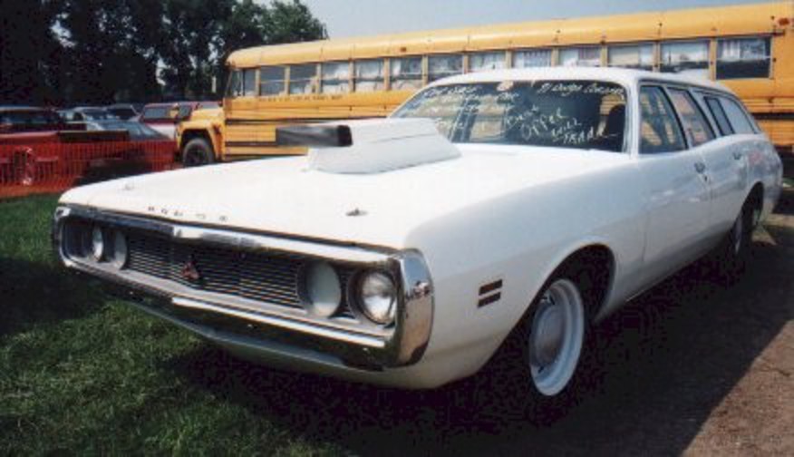 (Below) 1971 Dodge Coronet Custom station wagon (The Rod Shop drag wagon)