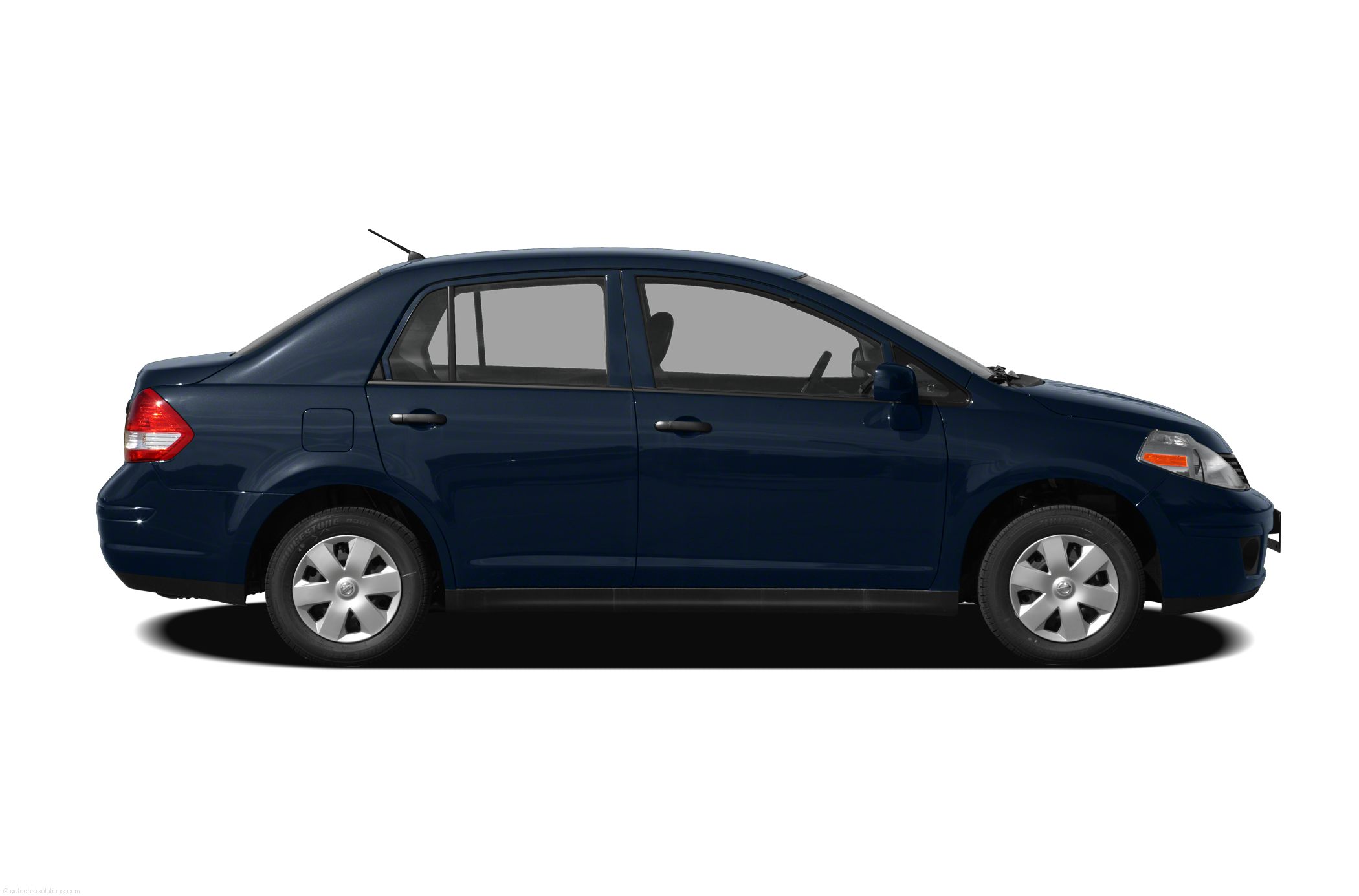 Ниссан тиида седан. Nissan Versa 2011. Nissan Тиида седан. Nissan Versa 2008. Nissan Tiida 2011.