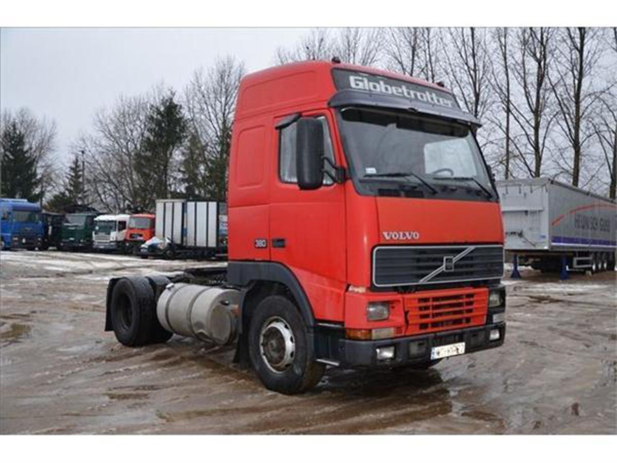 For Sale Used Volvo FH12 380 HP 4X2 Truck in Sharjah AED 41.000