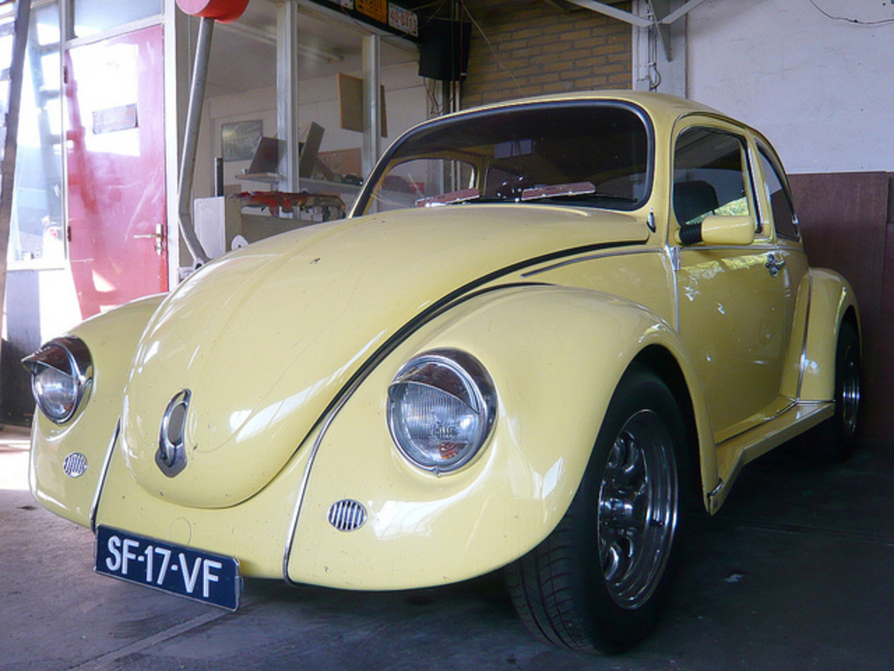 Volkswagen 111011 Beetle - 1975 by oerendhard1