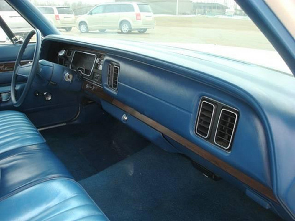 1976 Dodge Royal Monaco 4dr