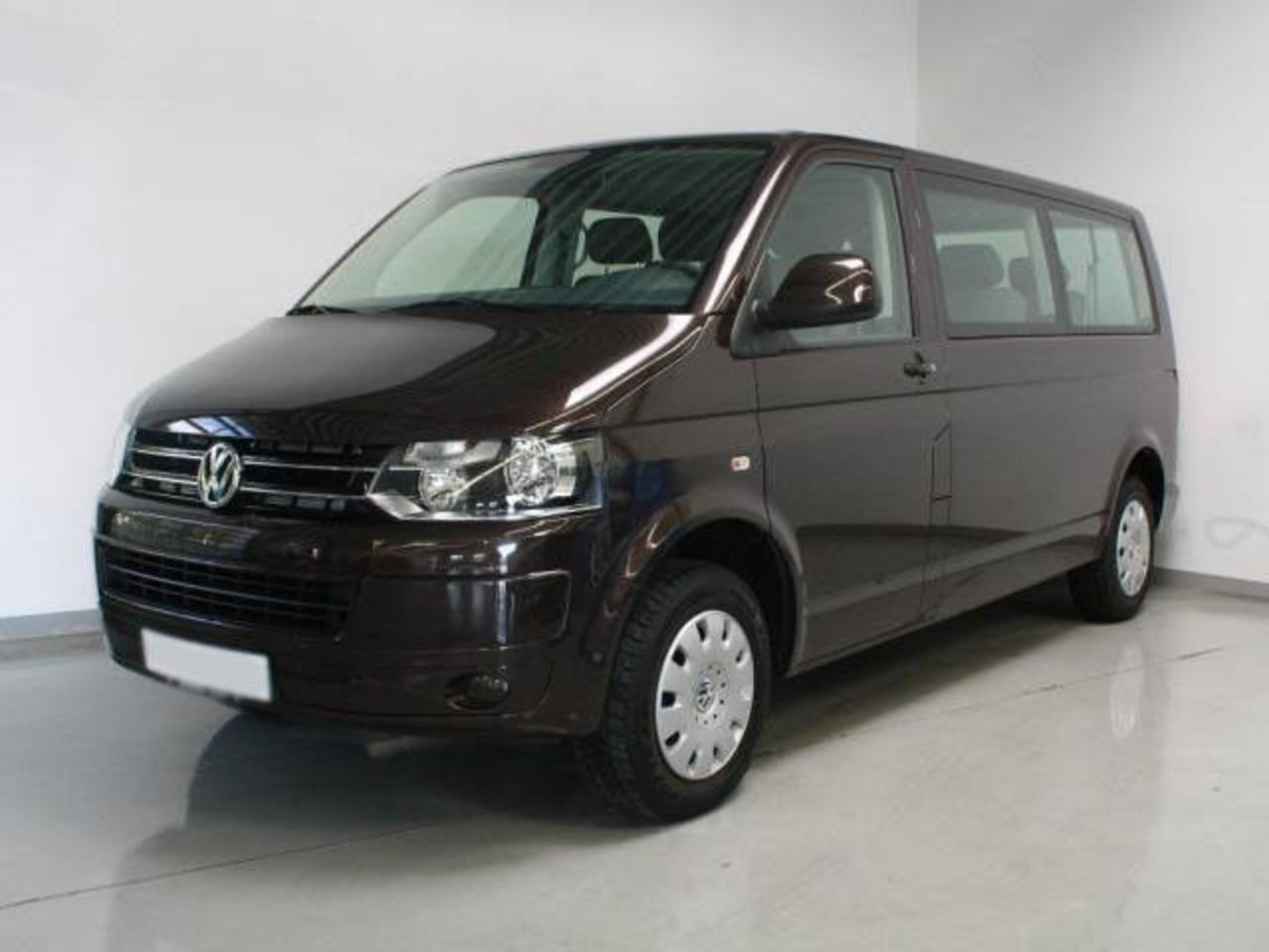 Caravelle tdi. Фольксваген Каравелла тди. Volkswagen Caravelle TDI v6 2006. VW t5 2007 коричневый. Морда Volkswagen t5 Каравелла 2012 год.