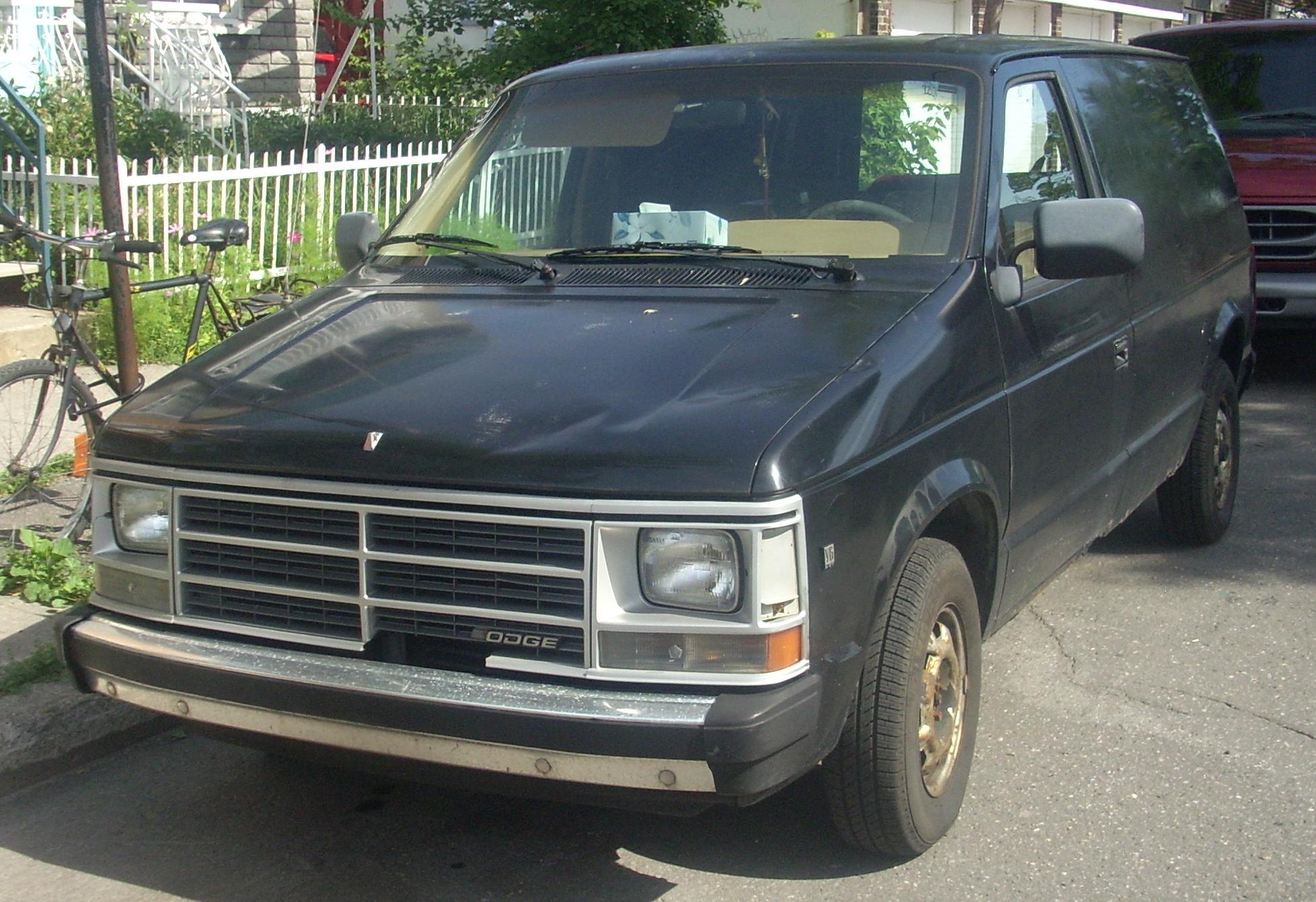 File:'87-'90 Dodge Caravan C-V.JPG