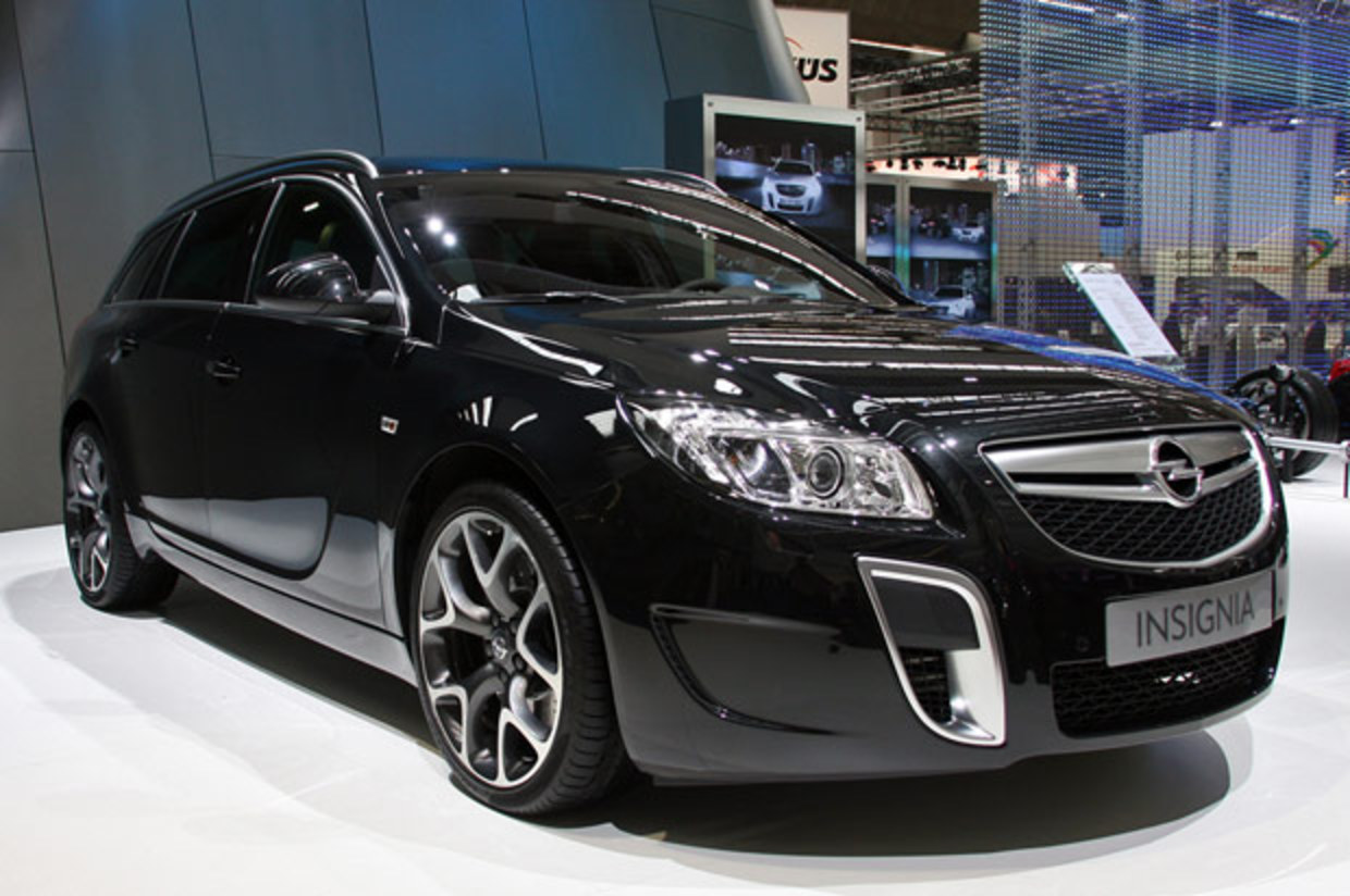 2010 Opel Insignia OPC Sports Tourer - Click above for high-res image
