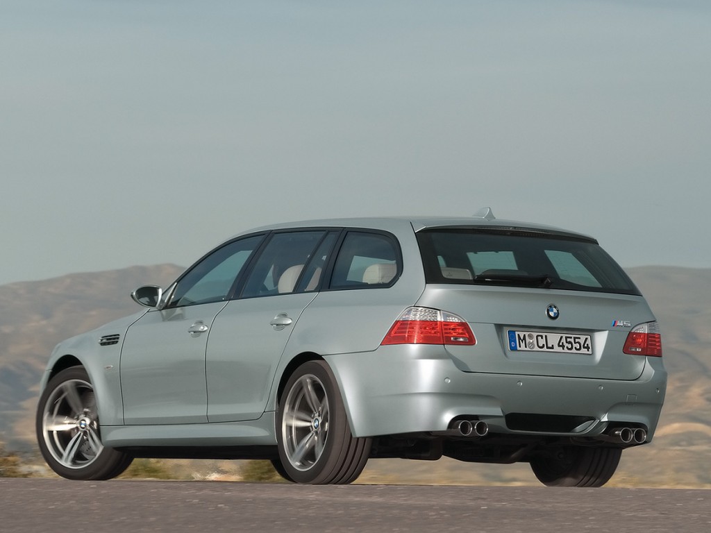 BMW M5 Touring 2008 This balance of ultimate practicality and performance is