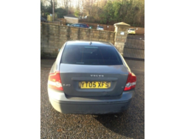 VOLVO S40 PETROL GREY 2005 Picture 1 Enlarge