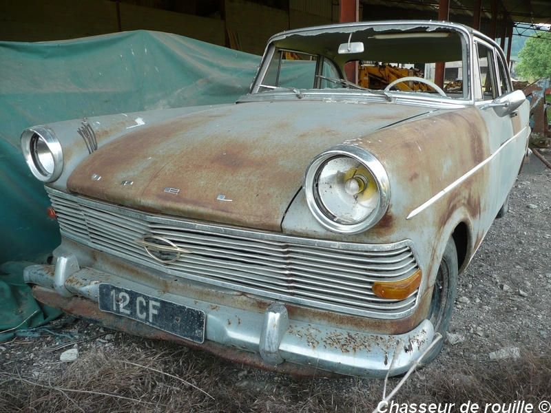 Voir "Opel Rekord 1700 coupe 1964" en taille rÃ©elle