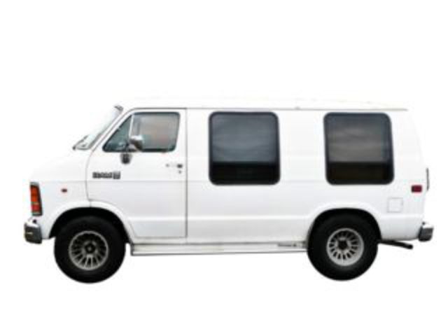Dodge RAM B150 Day van - A Modern Day Classic. Picture 2