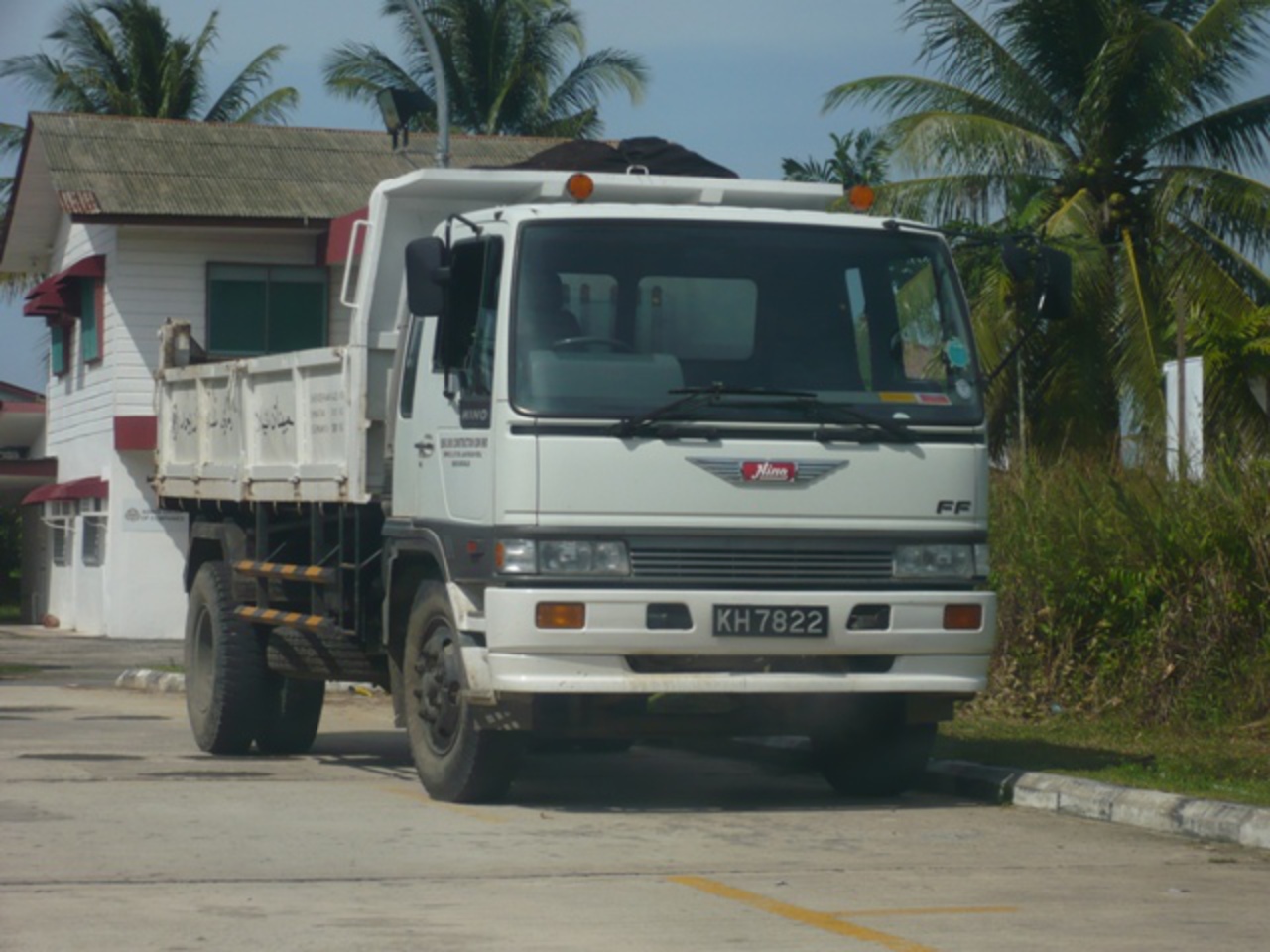Hino FF - cars catalog, specs, features, photos, videos, review, parts,