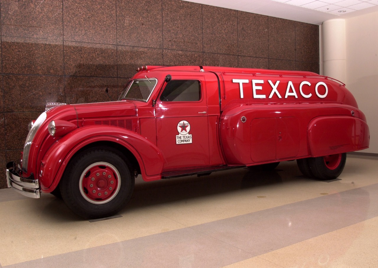 1939 Dodge Airflow Texaco Fuel Truck.jpg