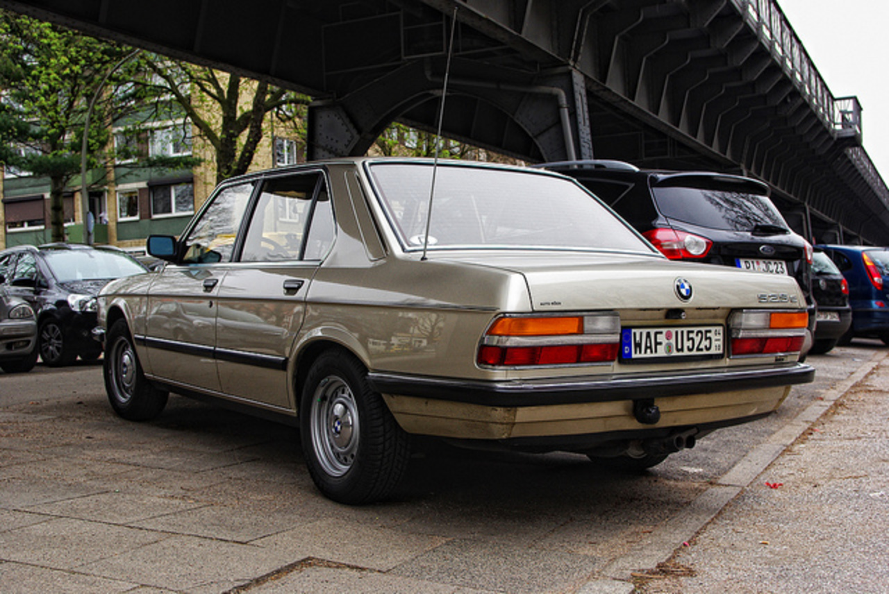 BMW 525e (E28)