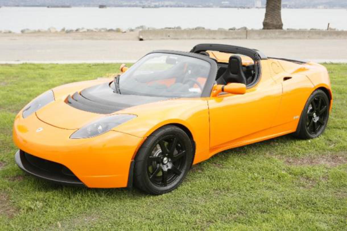 Tesla Roadster 2012 оранжевая