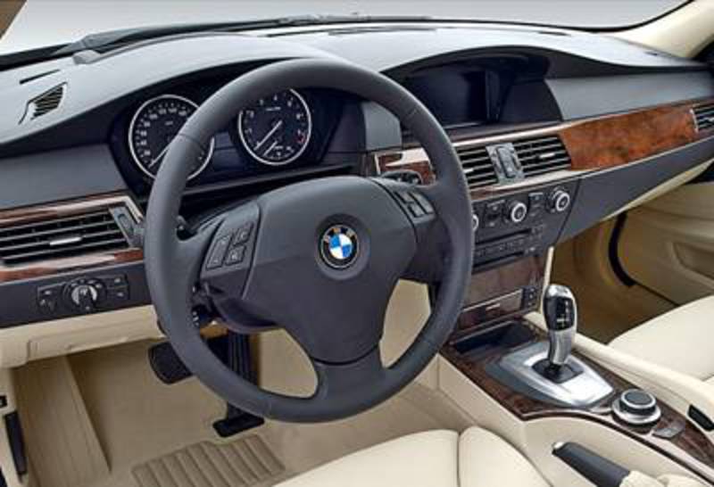 BMW 523i image 3