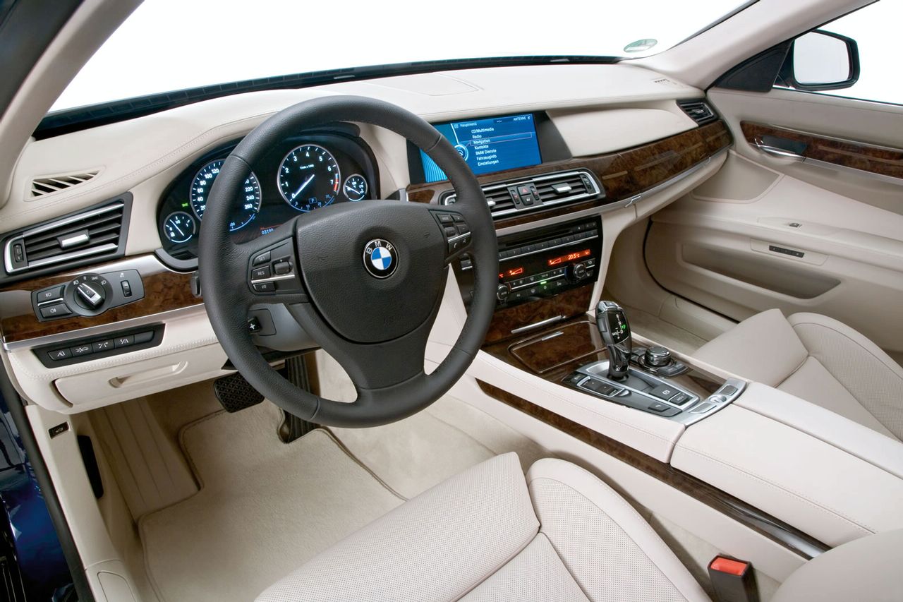 BMW Unveils 6.0 Litre V12 Twin Turbo 760Li And 760i