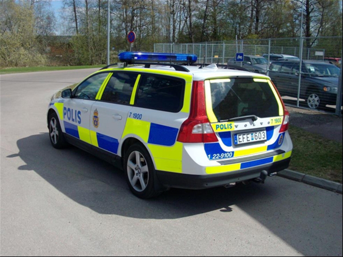 Volvo V70 POLIS (3).jpg