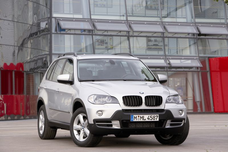 BMW X5 30i - huge collection of cars, auto news and reviews, car vitals,