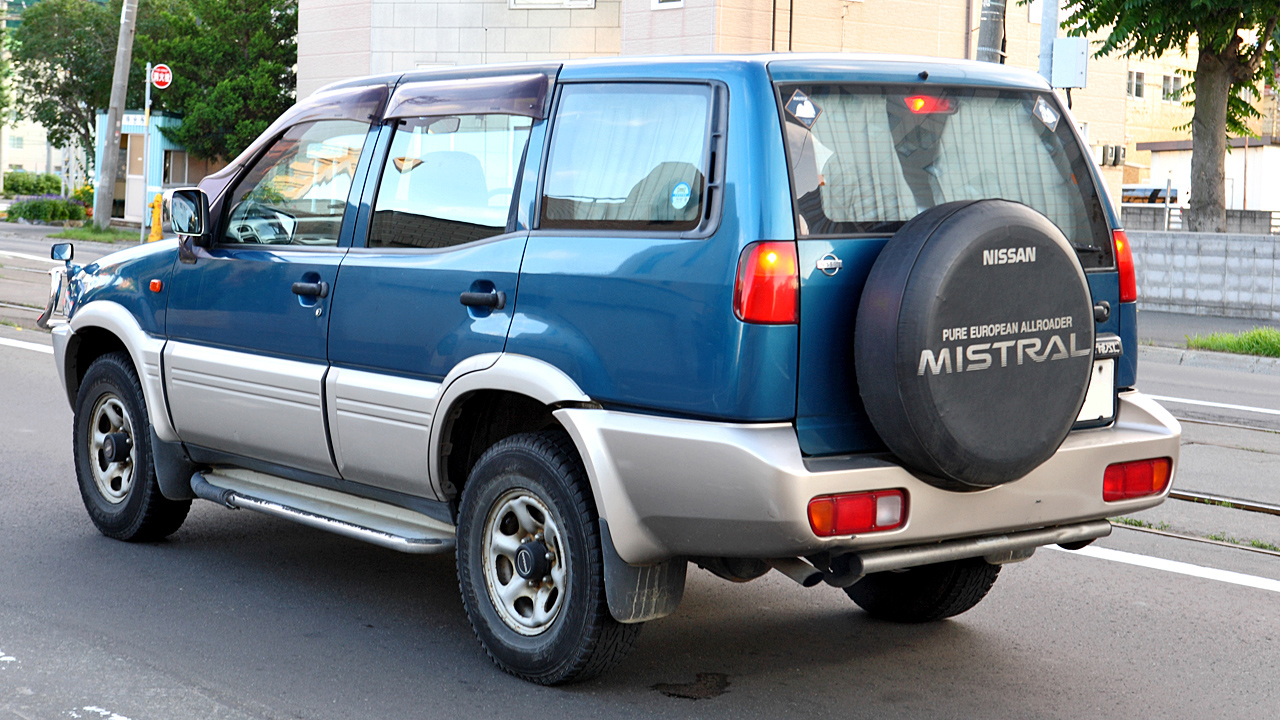 File:Nissan Mistral 002.JPG
