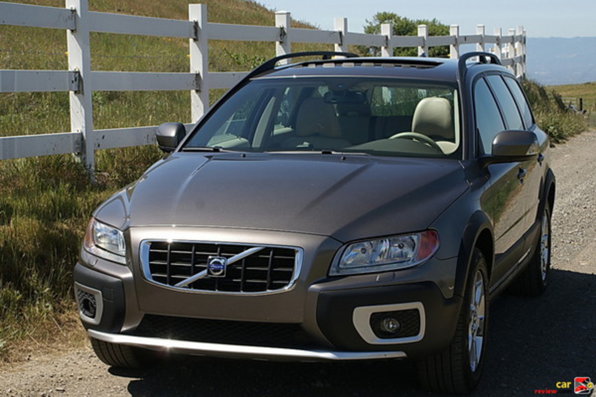 2008 Volvo XC70 (Cross Country) Review â€“ The stalwart of the family wagon