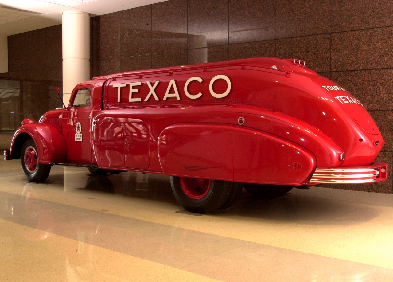 1939 Dodge Airflow Texaco Fuel Truck Rear Qtr.jpg