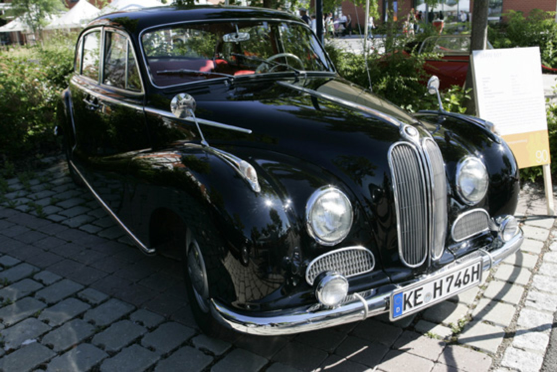 The BMW 501 was an exclusive luxury model, initially equipped with