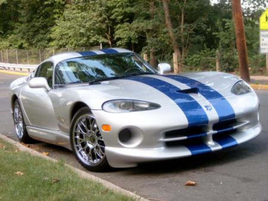 4427Dodge_Viper_GTS_ACR_in_Silver_with_Blue_Stripes