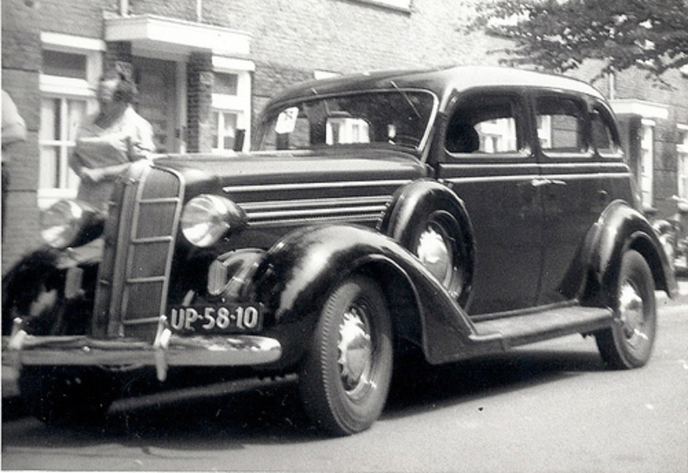 UP-58-10 Dodge D-2 4-deurs Touring Sedan 1936