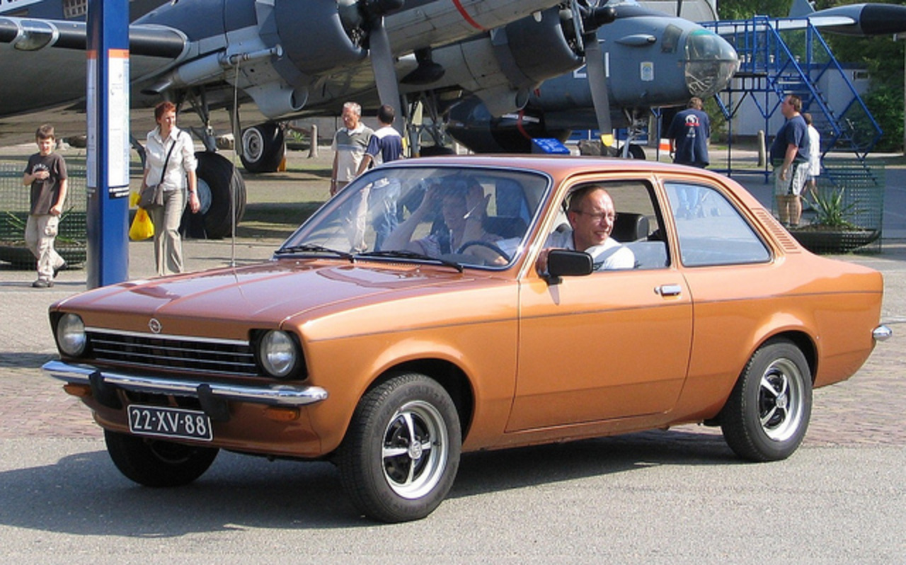 22-XV-88 Opel Kadett Automatic [1975]. Met dank aan Historische Opel Club