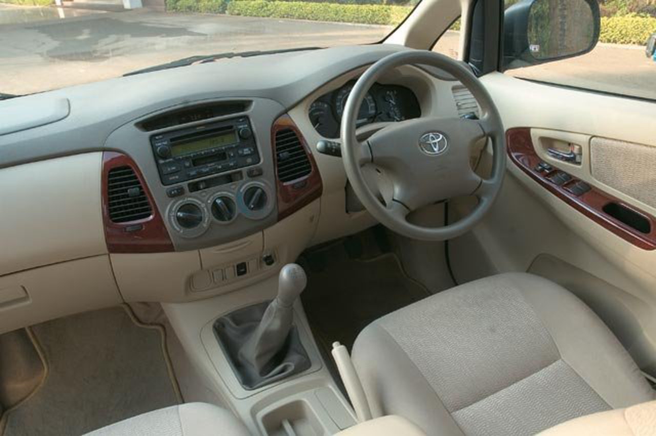 Mahindra XUV500 interior Toyota Innova interior