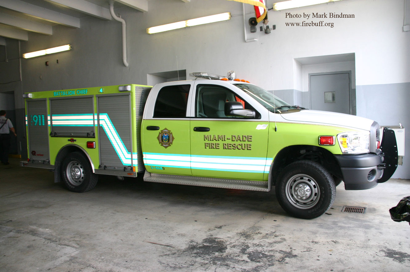Dodge Ram 3500 - Pierce mini-pumper - huge collection of cars, auto news and