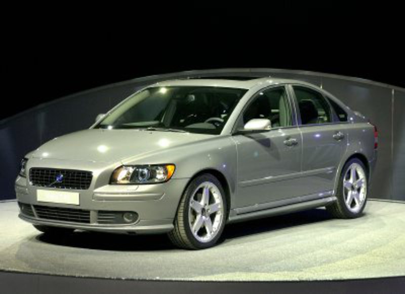 2005 Volvo S40 T5 AWD Review