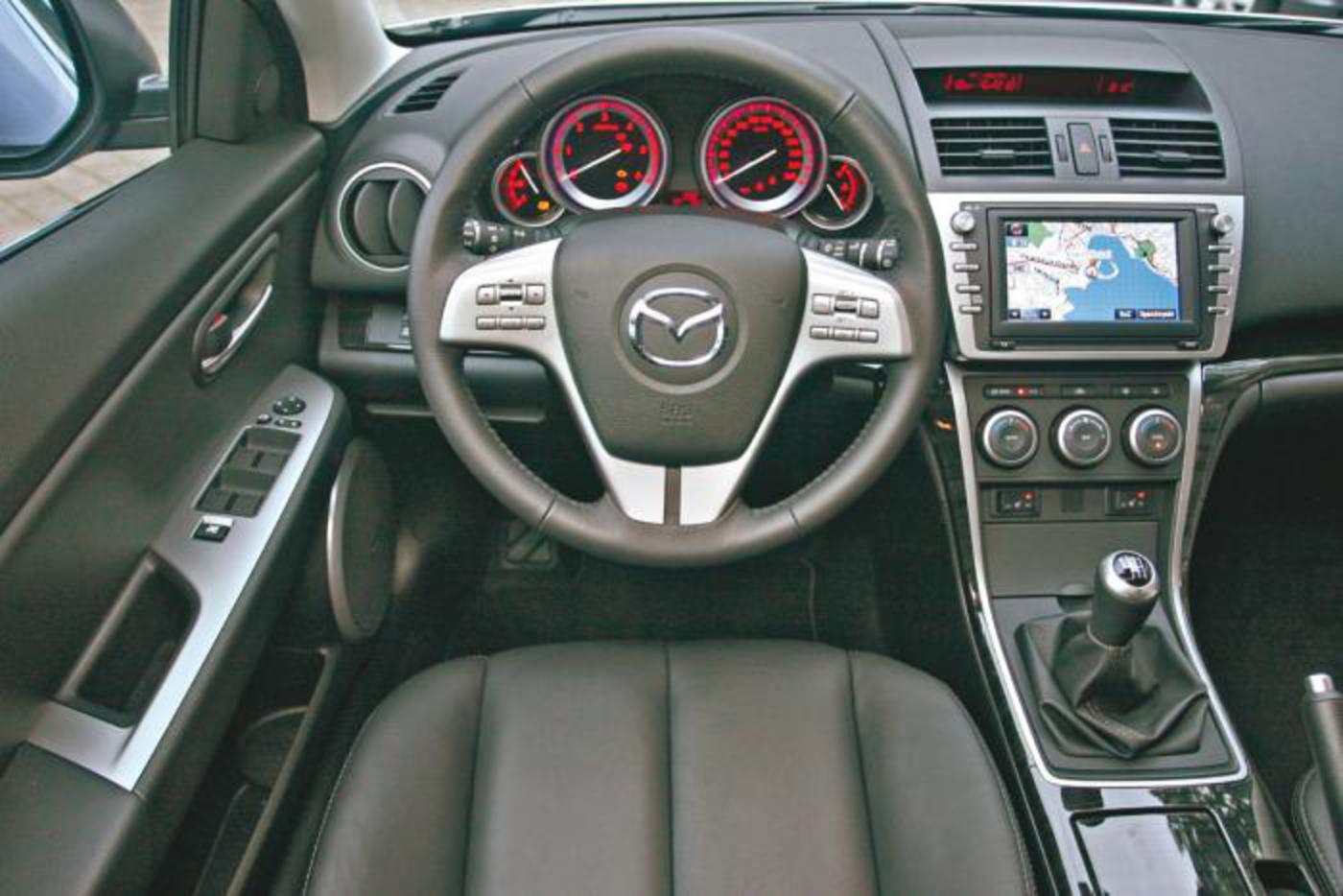 Mazda 6 2.5 Sport Estate - Pictures