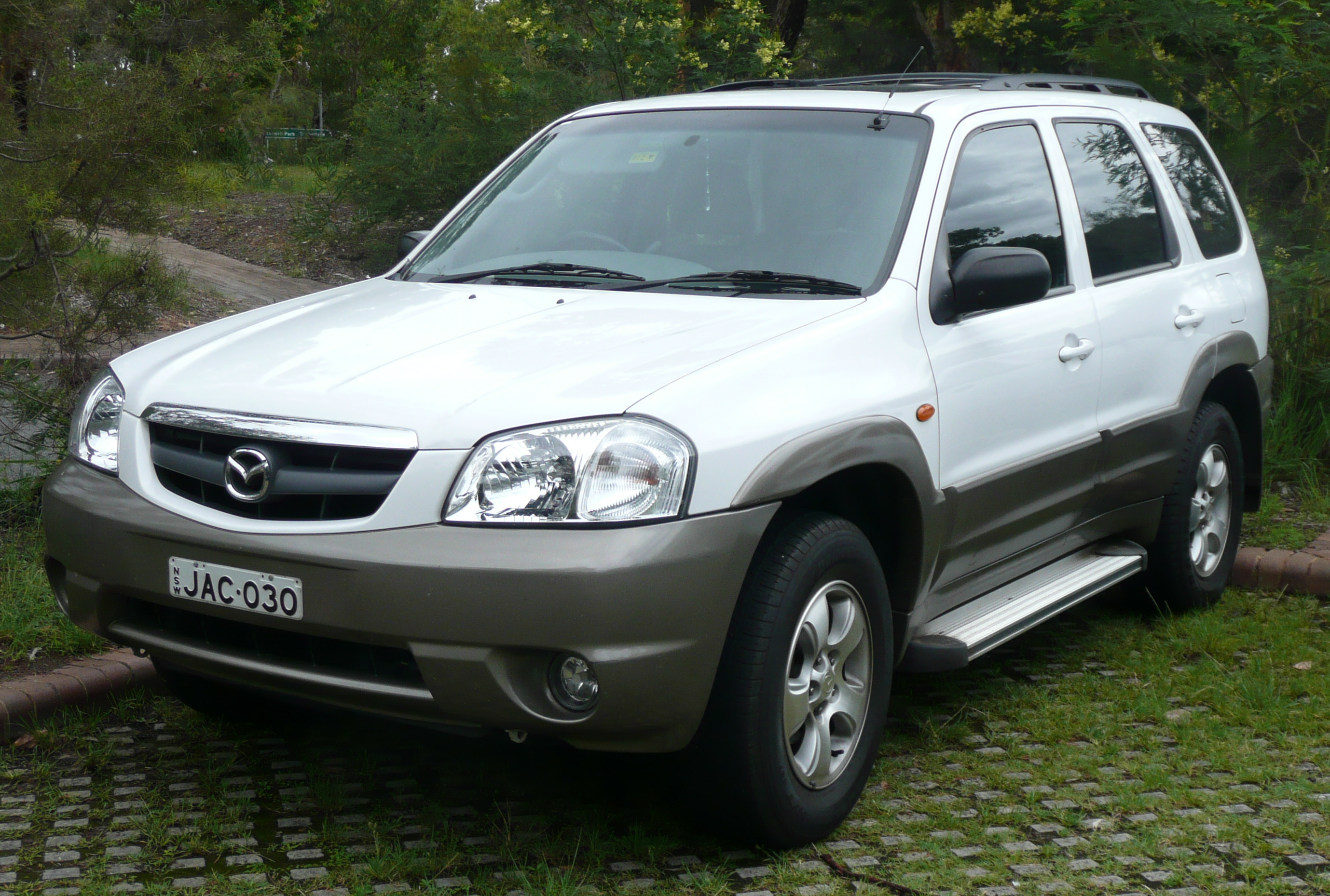 File:2001-2004 Mazda Tribute wagon 01.jpg