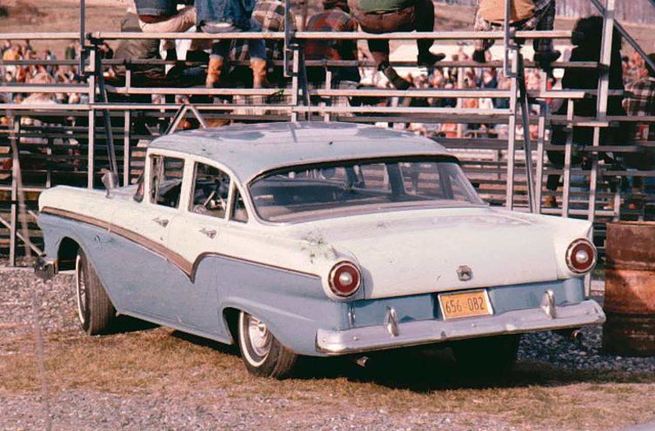 Ford седан 1957