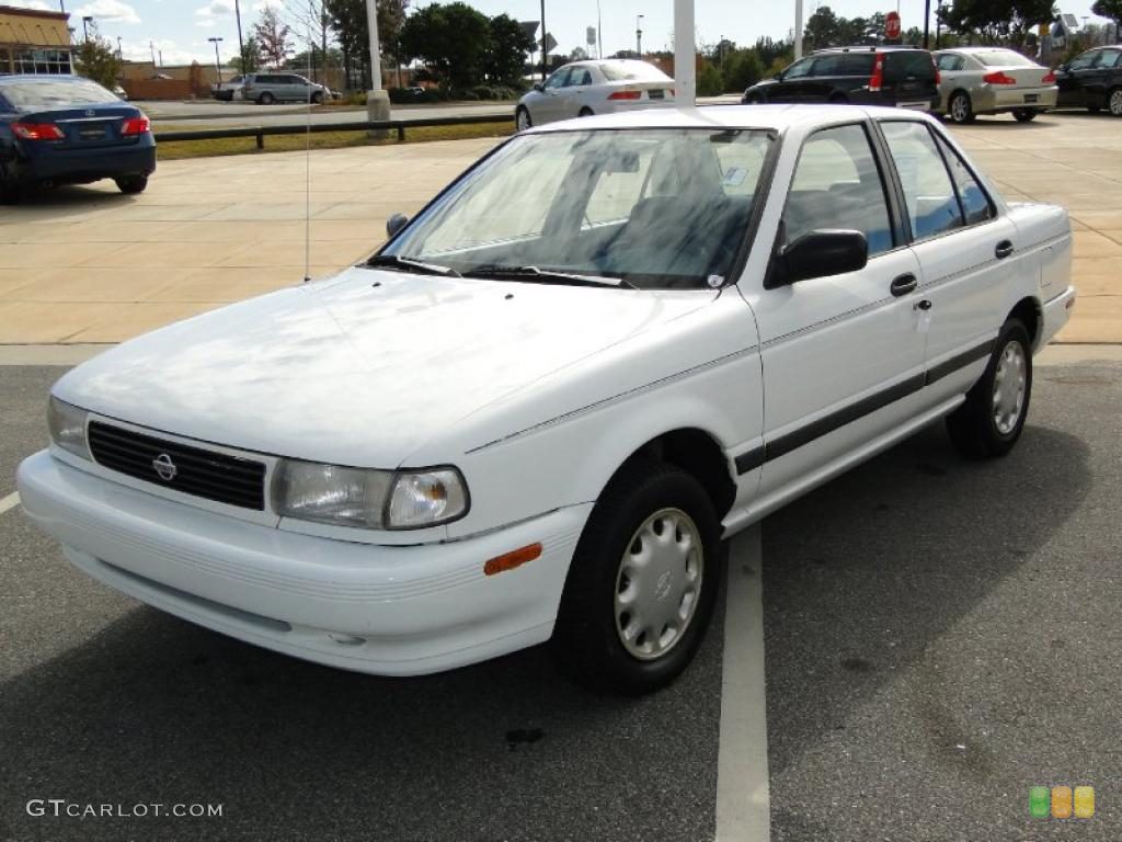 1994 Nissan Sentra XE Sedan interior Photos
