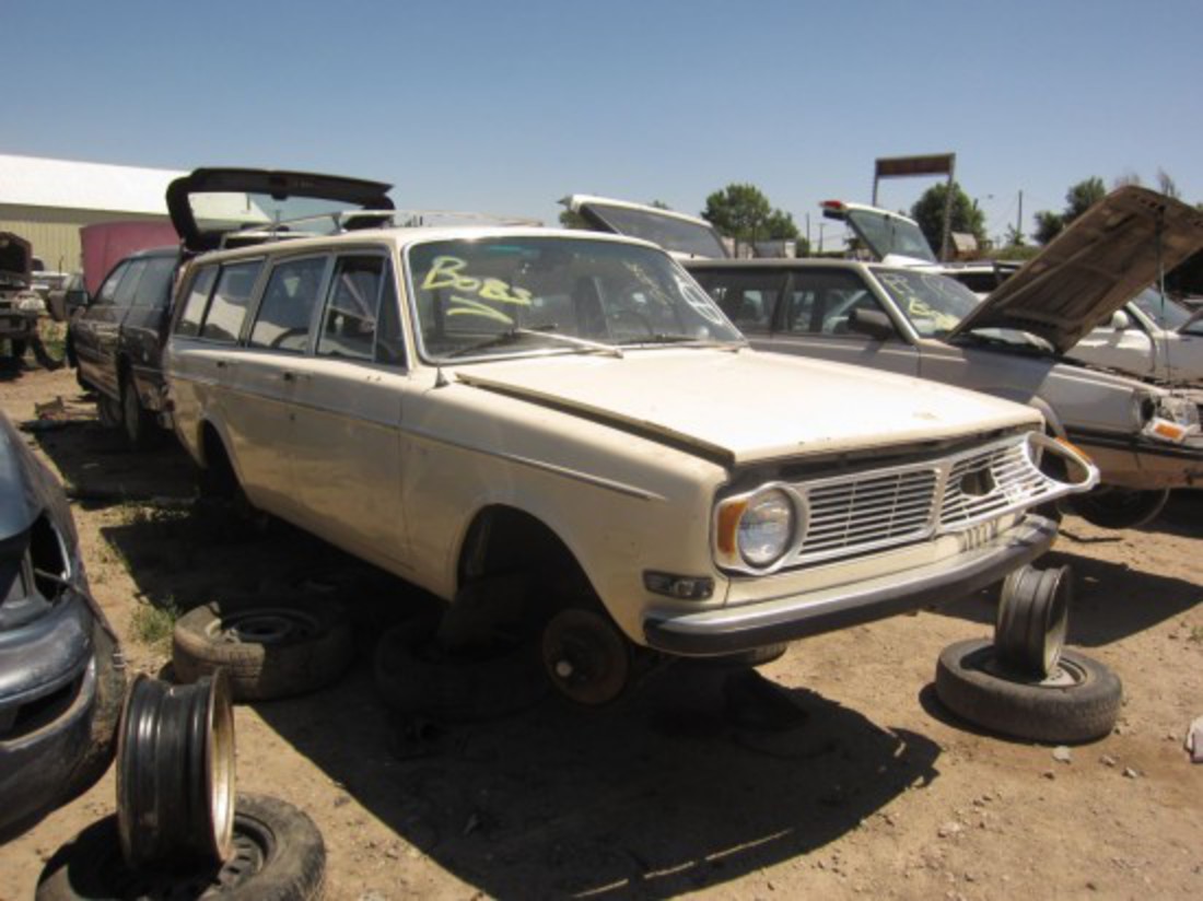 Junkyard Find: 1969 Volvo 145 Wagon