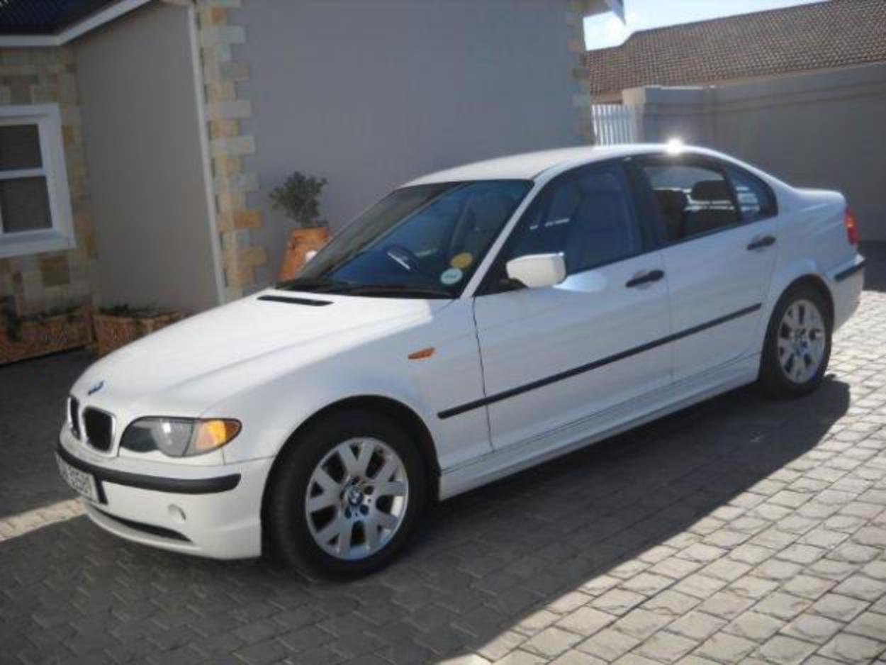BMW 318i AUTOMATIC (2002) - with executive pack - Muizenberg