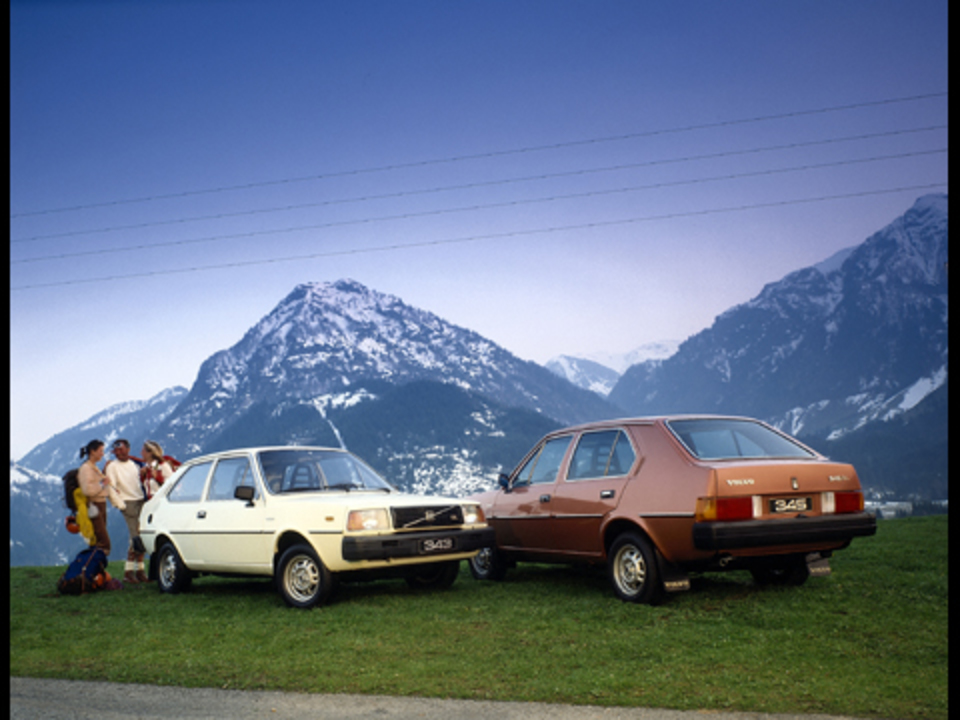 Volvo 343 GL, Volvo 345 GL Front, Side (343 GL); Rear, Side (345 GL)