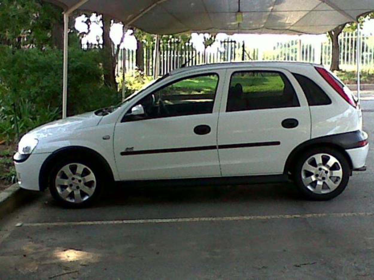 Pictures of OPEL CORSA SPORT 1.6