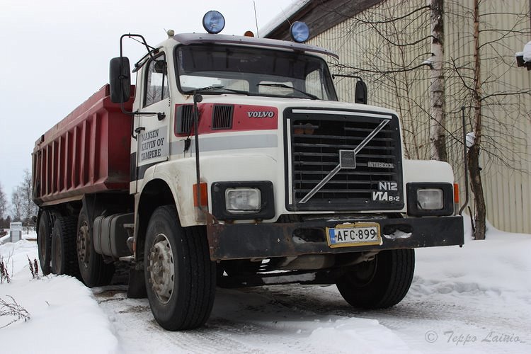 I seemed to have to pictures of Volvo N -series on the web, so here they are