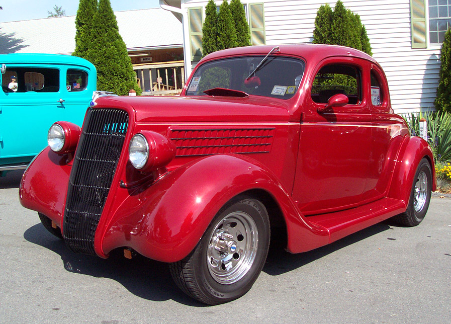 1935 Ford 5 Window Coupe Maroon. Images Copyright John Filiss