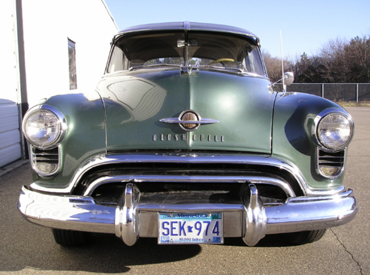 Classic Car Photo Gallery: 1949 Oldsmobile Futuramic 88: Front View