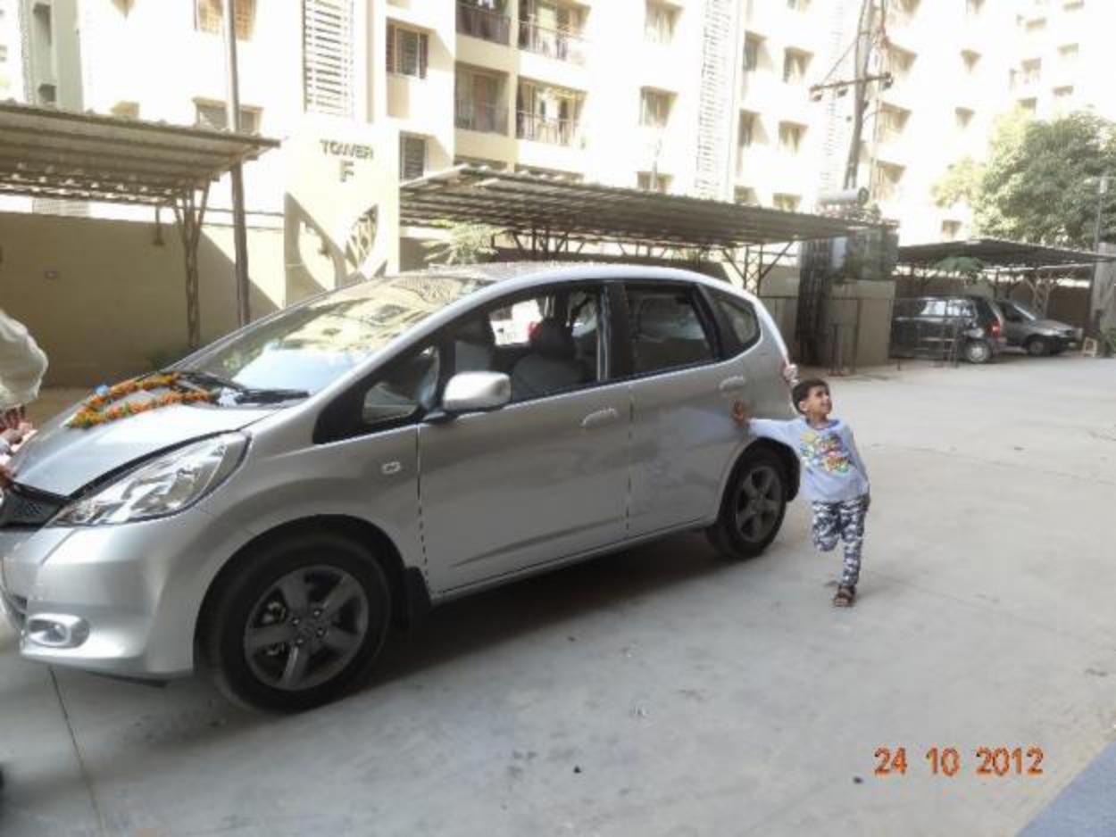 HONDA JAZZ 1.2 XMT available for resale in Ahmedabad. Brokers to excuse.