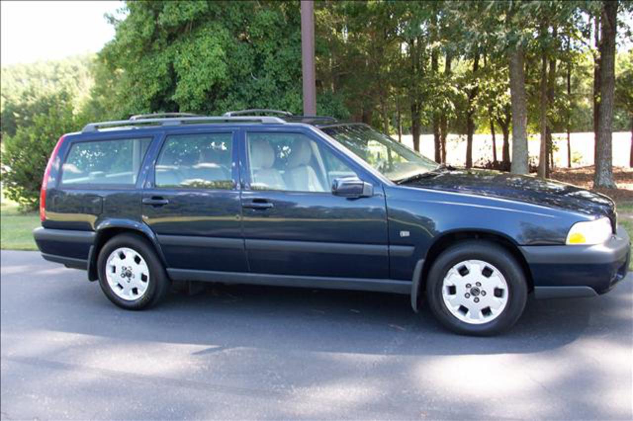 Volvo V70 XC 24 Cross Country. View Download Wallpaper. 640x426. Comments