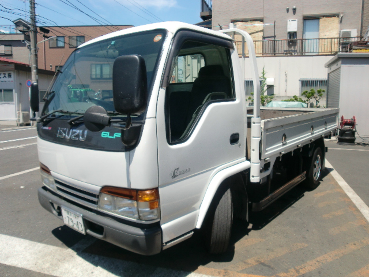 830 евро. Isuzu Elf 1993. Исузу Elf 3.5. Кабина Isuzu Elf nkr58l. Исузу Эльф эвакуатор с двойной кабиной.