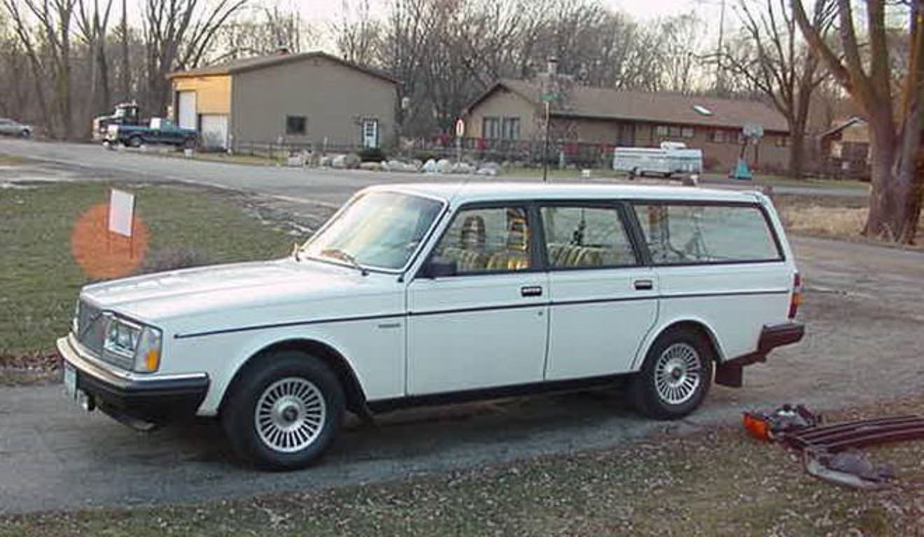 Volvo 245 GL - cars catalog, specs, features, photos, videos, review, parts,