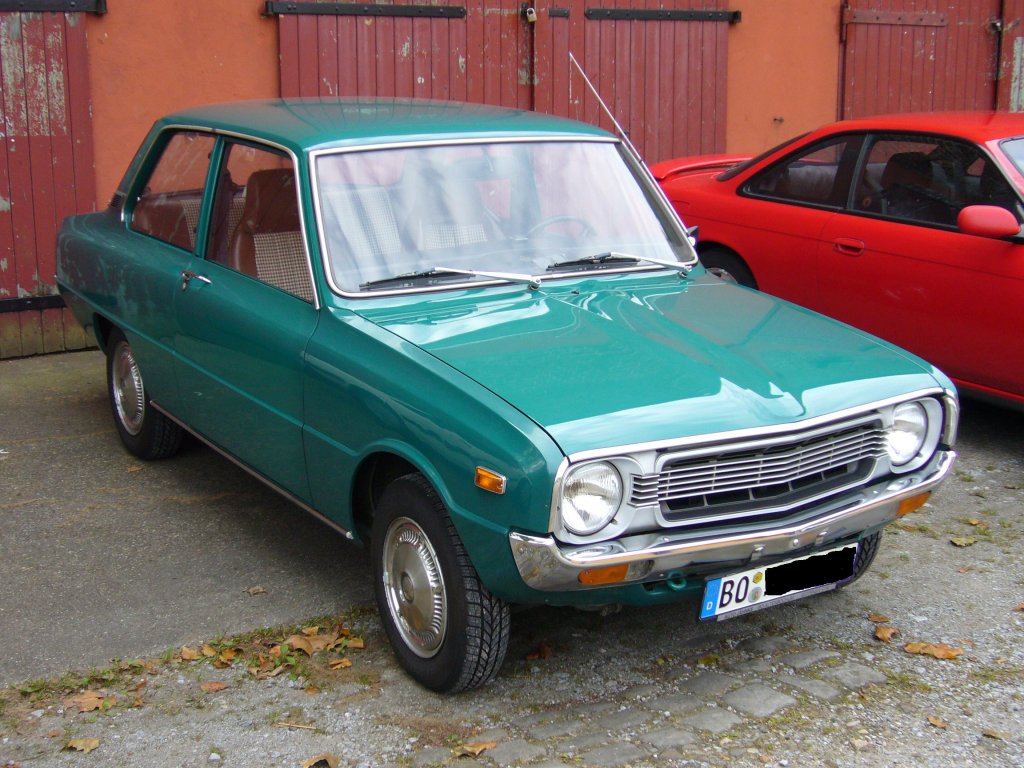 Mazda 1300 Baujahr 1974-1976. Dieses Auto gab es bei unseren europÃ¤ischen