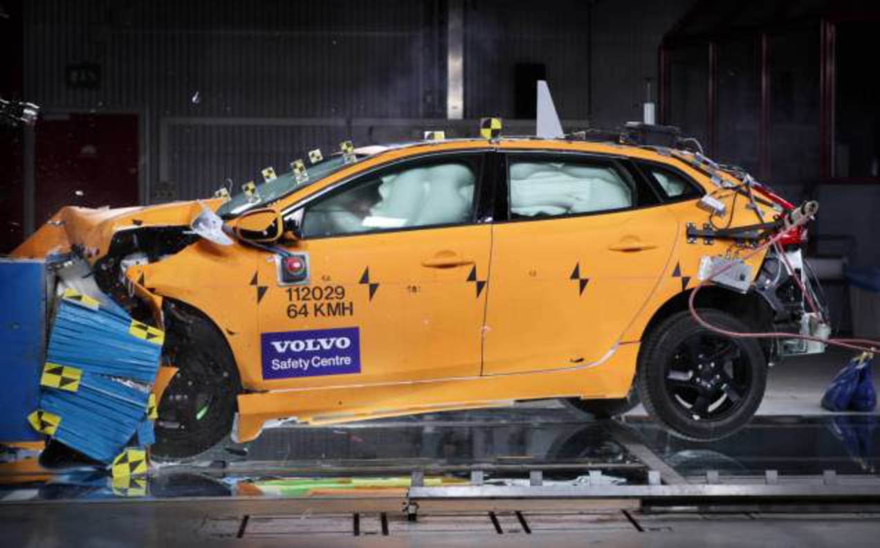 Record-Breaking Safety Rating for All-New Volvo V4