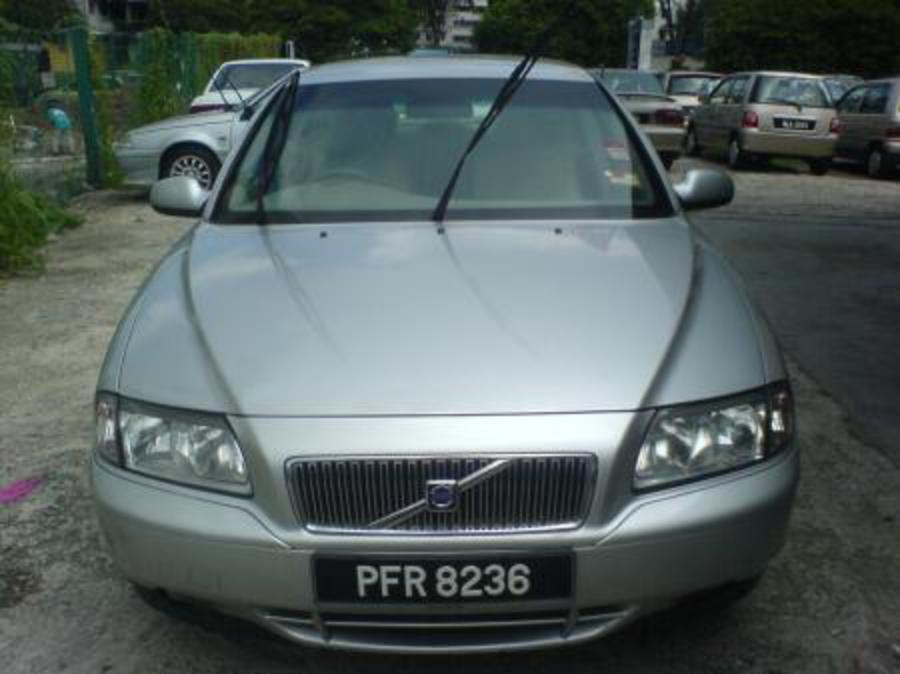 Volvo S80T Front (Click photo to enlarge)