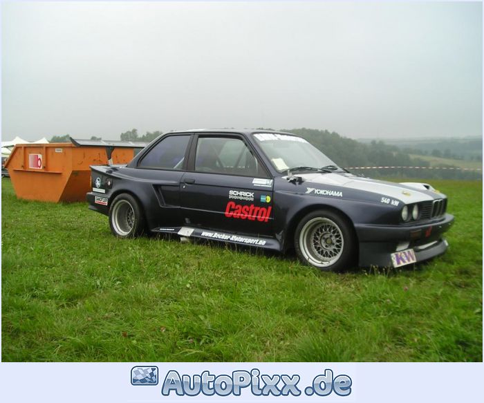 BMW 327i. Ohne Bewertung weiter zu: Opel Corsa B
